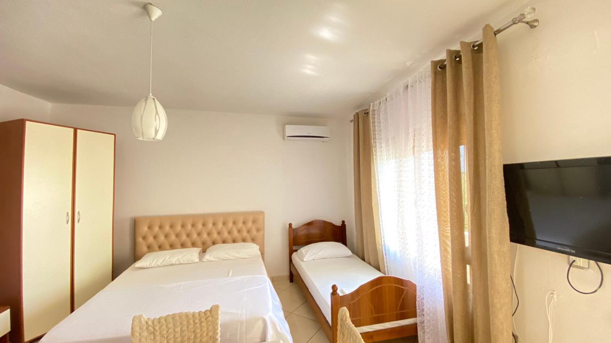 Apartament Radhime Vlorë Esterno foto